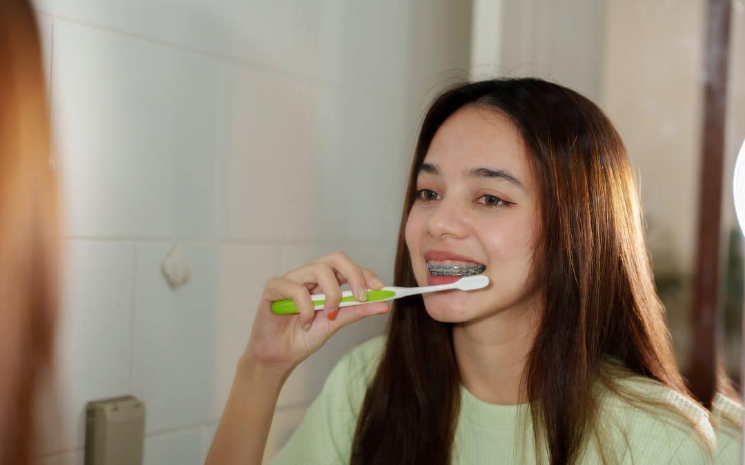 Maintaining Oral Hygiene with Braces or Aligners